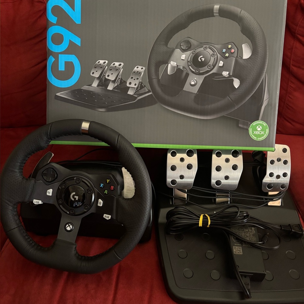 G920 Racing Wheel - Picture 4 of 6